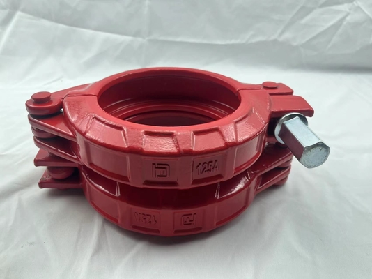 Bagian Truk Pompa Beton yang Dipasang di Truk Baja Karbon Penjepit Pipa 5 Inch