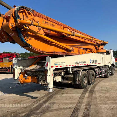 Truk Pompa Beton Diesel 300 KW Putzmeister M56 5 Untuk Konstruksi Beton Besar