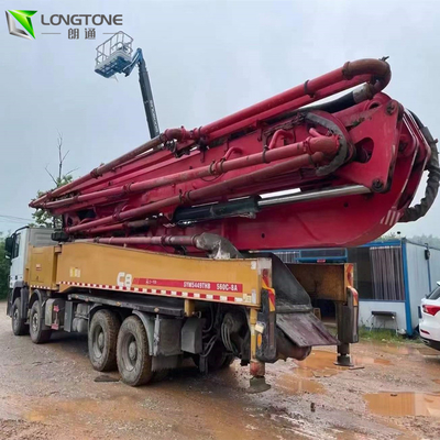 Schwing HB39V Digunakan Truk Pompa Beton Truk Dipasang 39 Meter