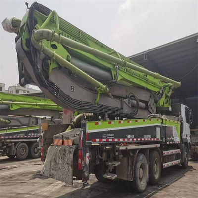 Pompa Beton Mixer Iveco yang Disesuaikan Bekas 120M³ / H 550L