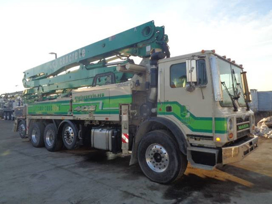Pompa Beton Truk Zoomlion Diesel Bekas dengan Maks. Diameter Agregat 24-36 Mm