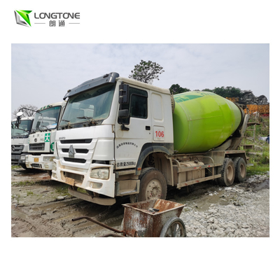 Truk Pengaduk Putih Bekas Hidraulik Otomatis Kondisi Baik