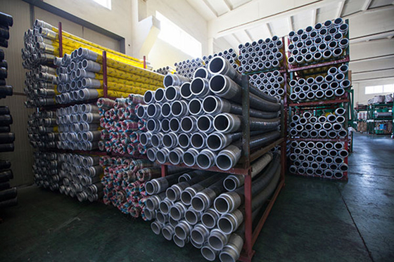 Bagian Pengaduk Beton Fleksibel Tahan Aus Selang Karet Pompa Beton 6 Inch